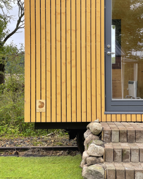 德国火车站的折叠生态小屋丨Brette Haus