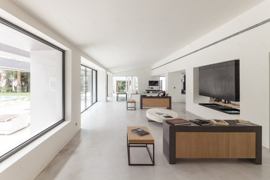 葡萄牙别墅和谐重生,室内外空间完美融合-11