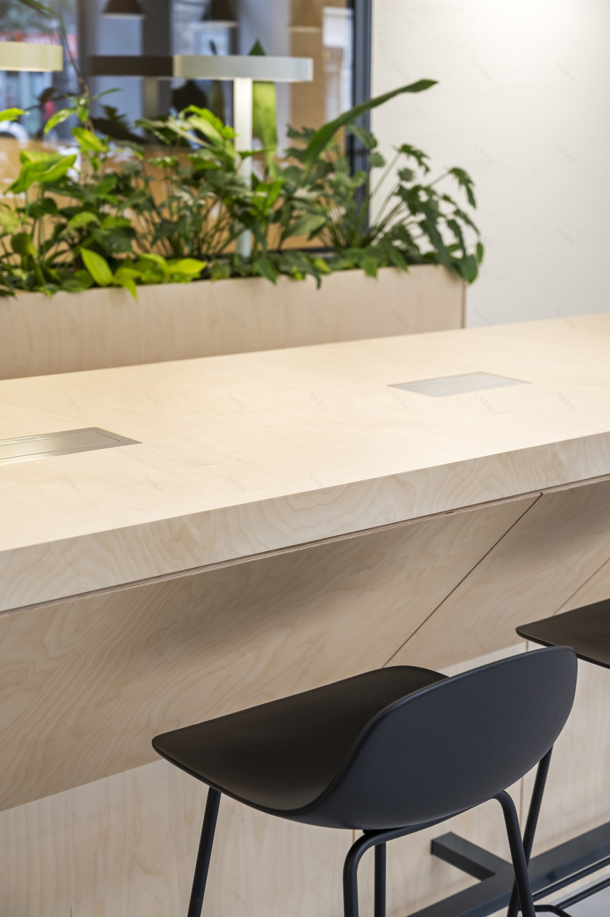 Telenor Budapest 旗舰店 | 温馨社区办公空间-16