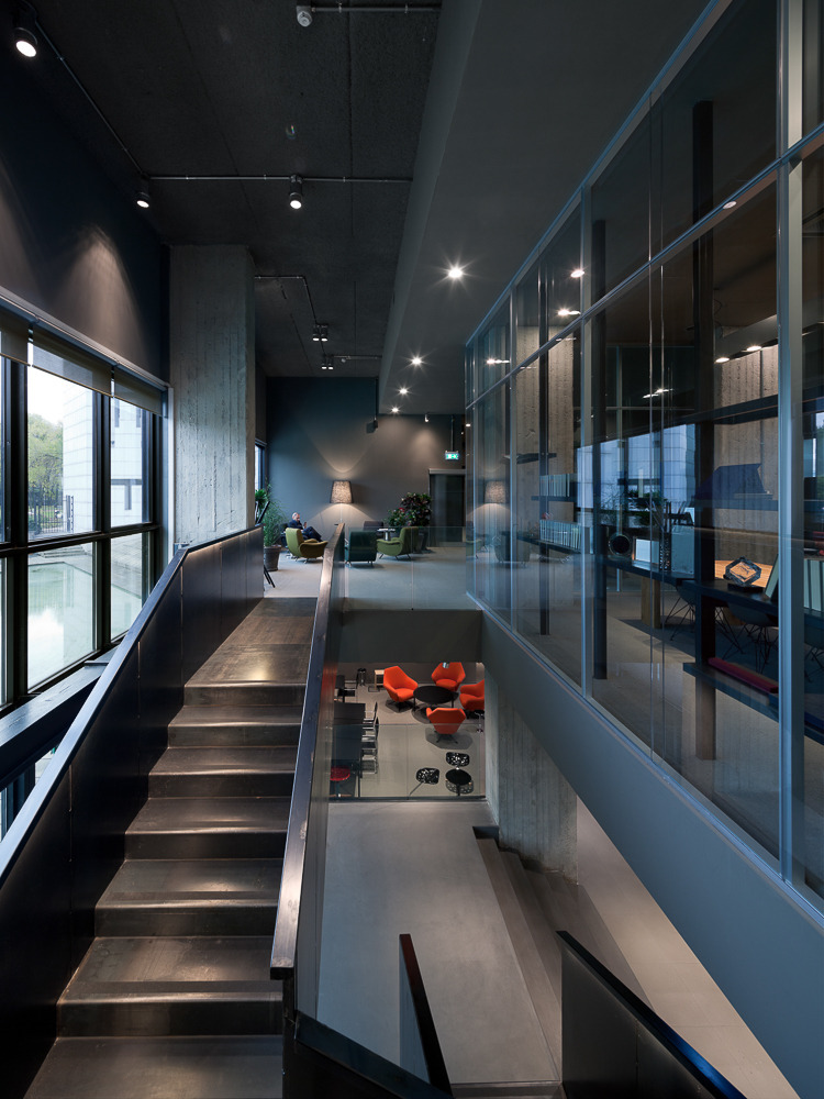 米兰 Widiba 银行总部,90 年代建筑的新生-5