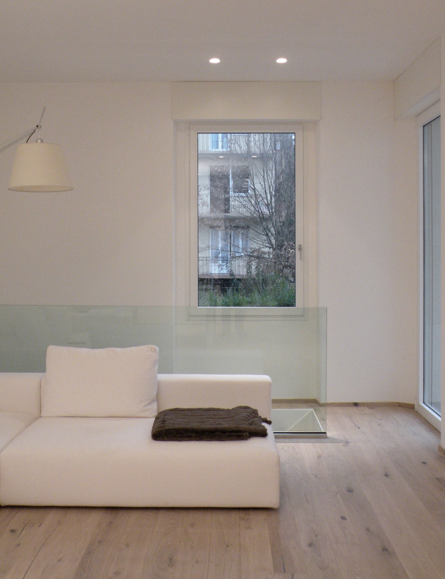 Andrea Bandoli 公寓设计 | 自然光下的宽敞布局-0