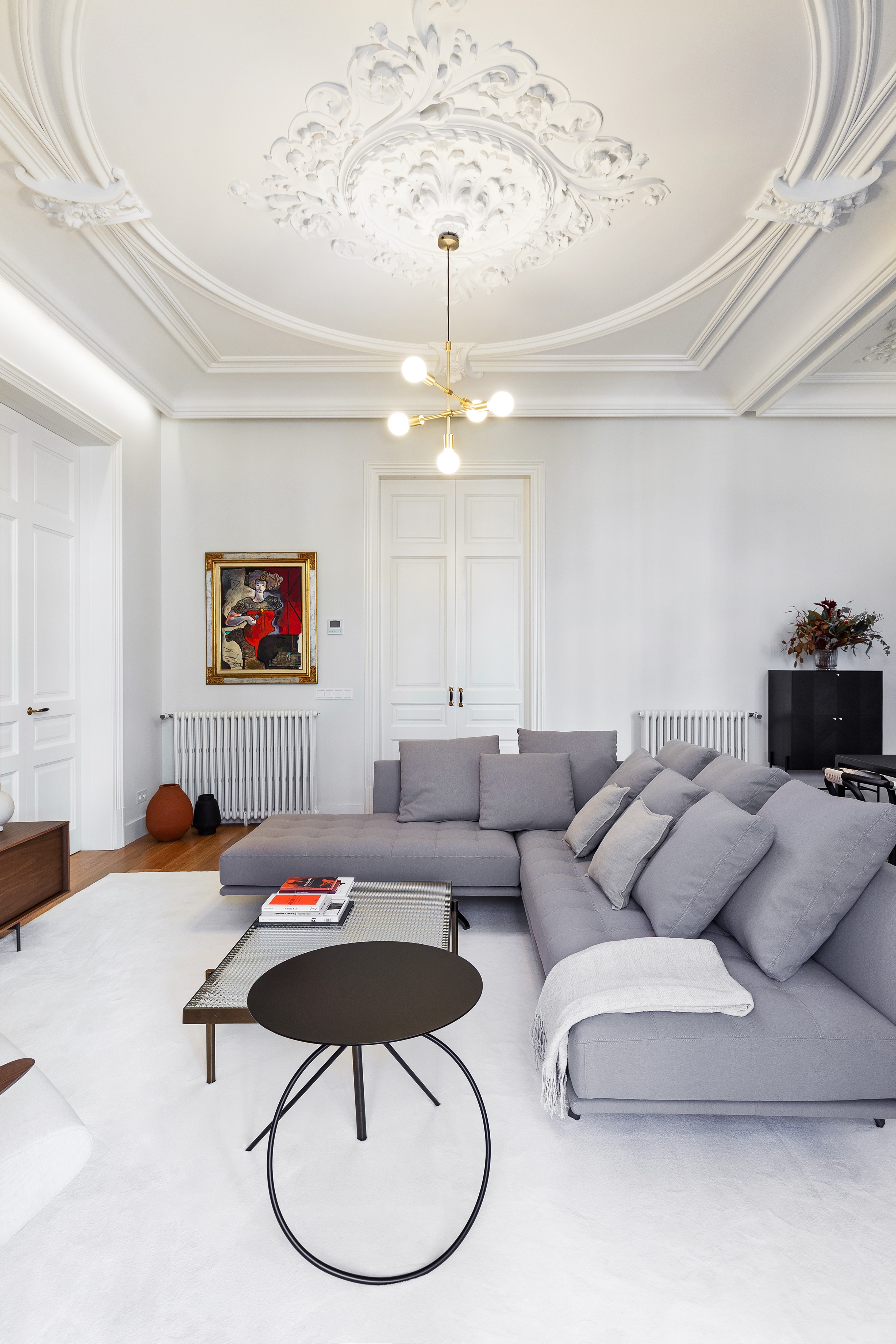 巴塞罗那现代主义建筑中的优雅家居-5