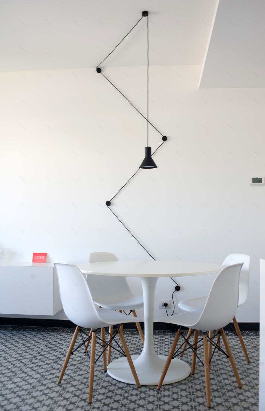 黑白碰撞的简约海景公寓-9