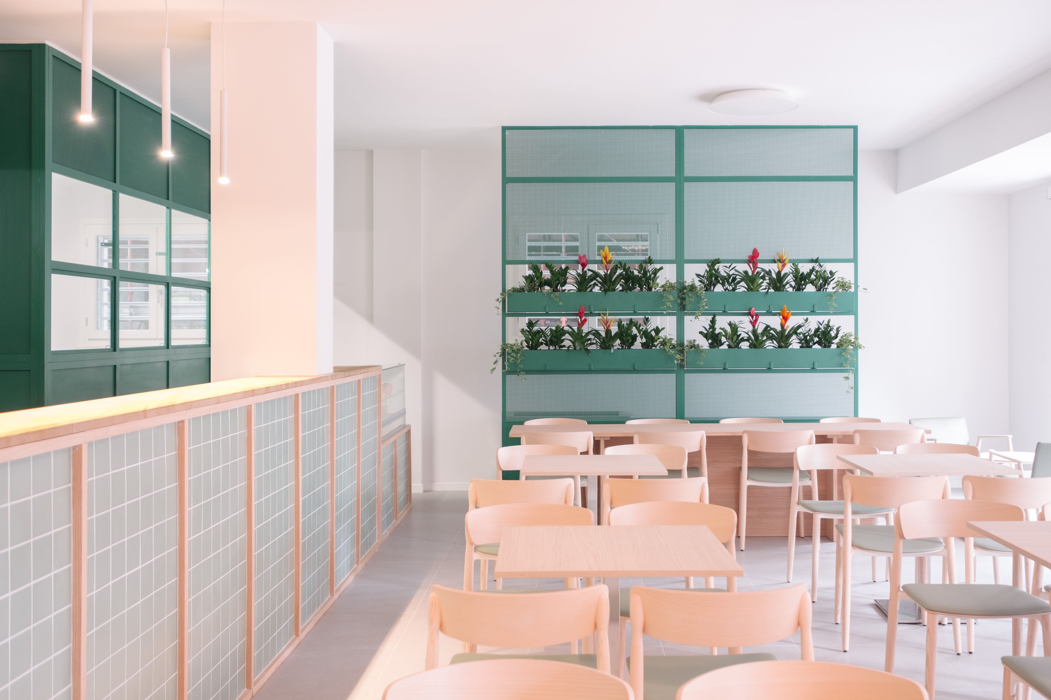 自然现代风咖啡店设计丨意大利萨萨里-4