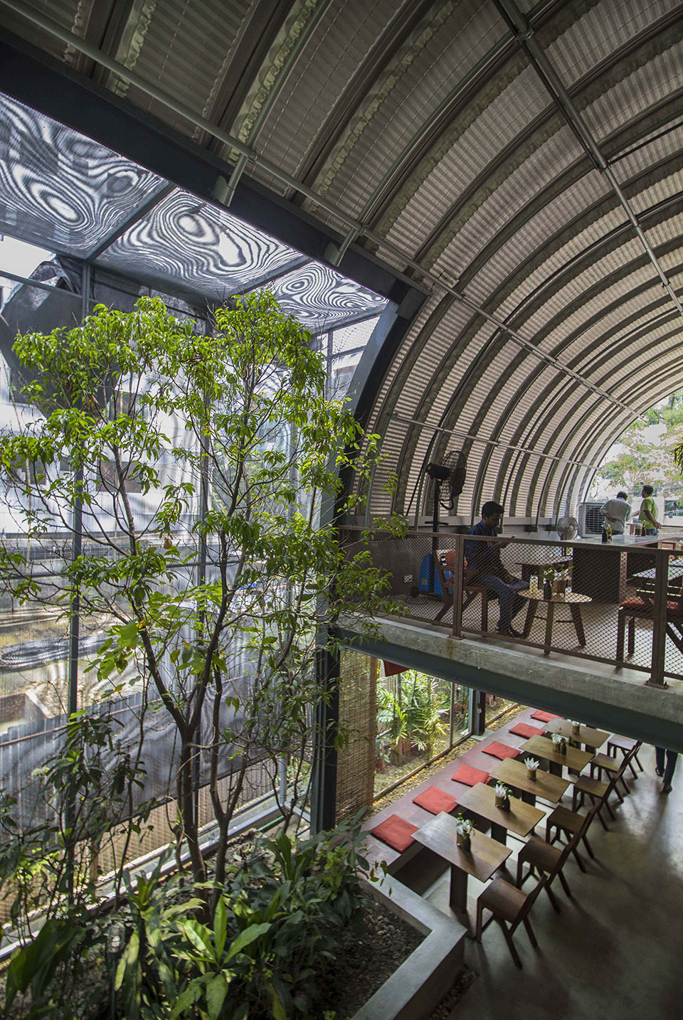Ajo创意餐厅，孟加拉国/景色与微风流淌其间-26