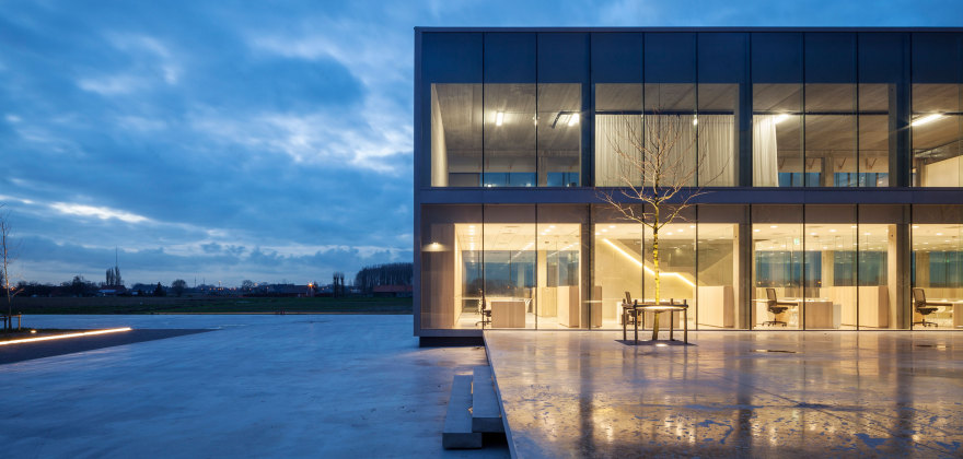 悬浮工业风总部大楼,展现现代办公空间魅力-1