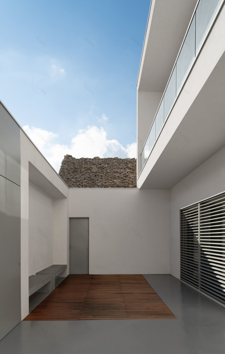 巴里别墅建筑设计,和谐融入环境-4