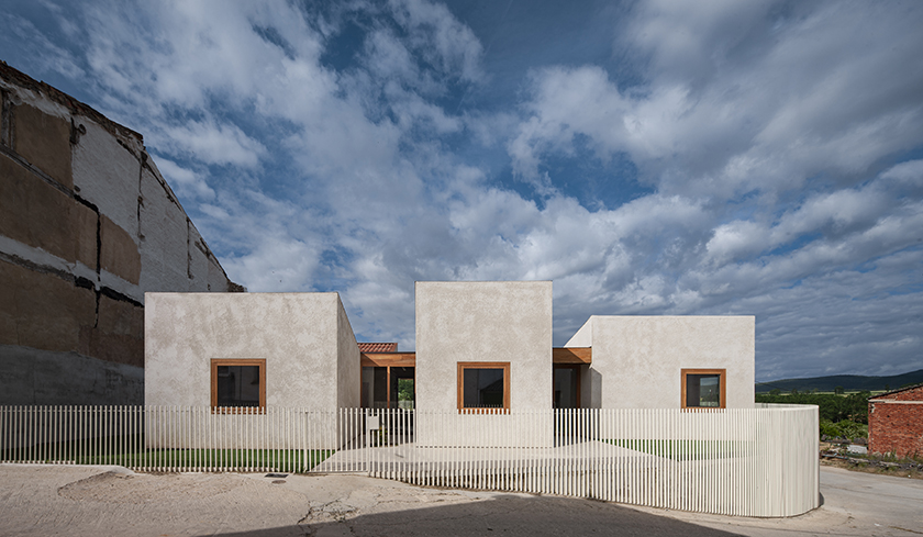 西班牙 Navarra 别墅 Casa S&J,融入自然美景的空间设计-2