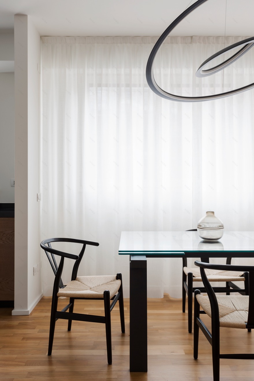 米兰优雅灰调公寓,经典与现代的碰撞-12