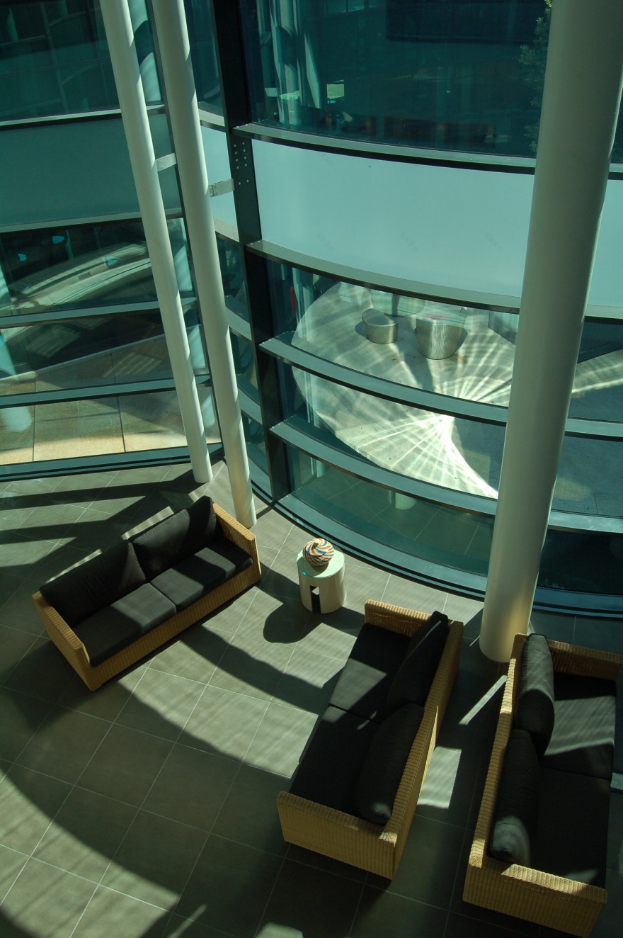 Olbia 机场别墅风格航站楼,精巧细节与自然融合-7