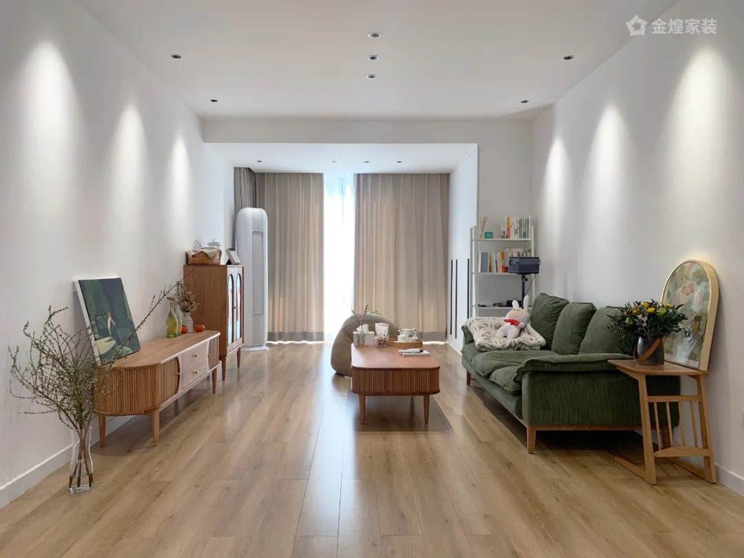 90后单身美女打造北欧极简风格-1