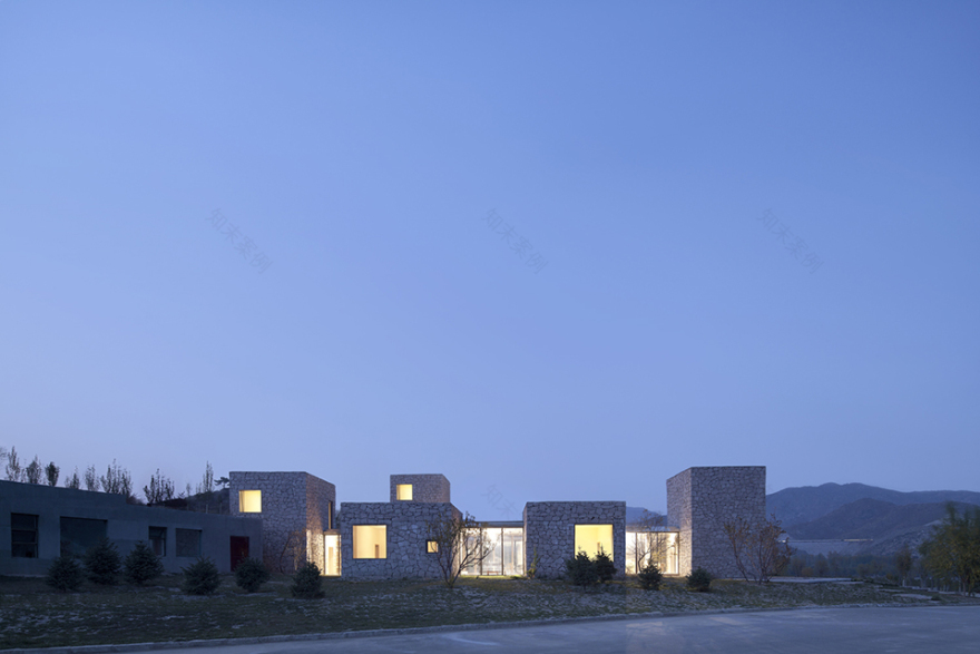 红石山房 | 融入自然的现代民宿设计-68