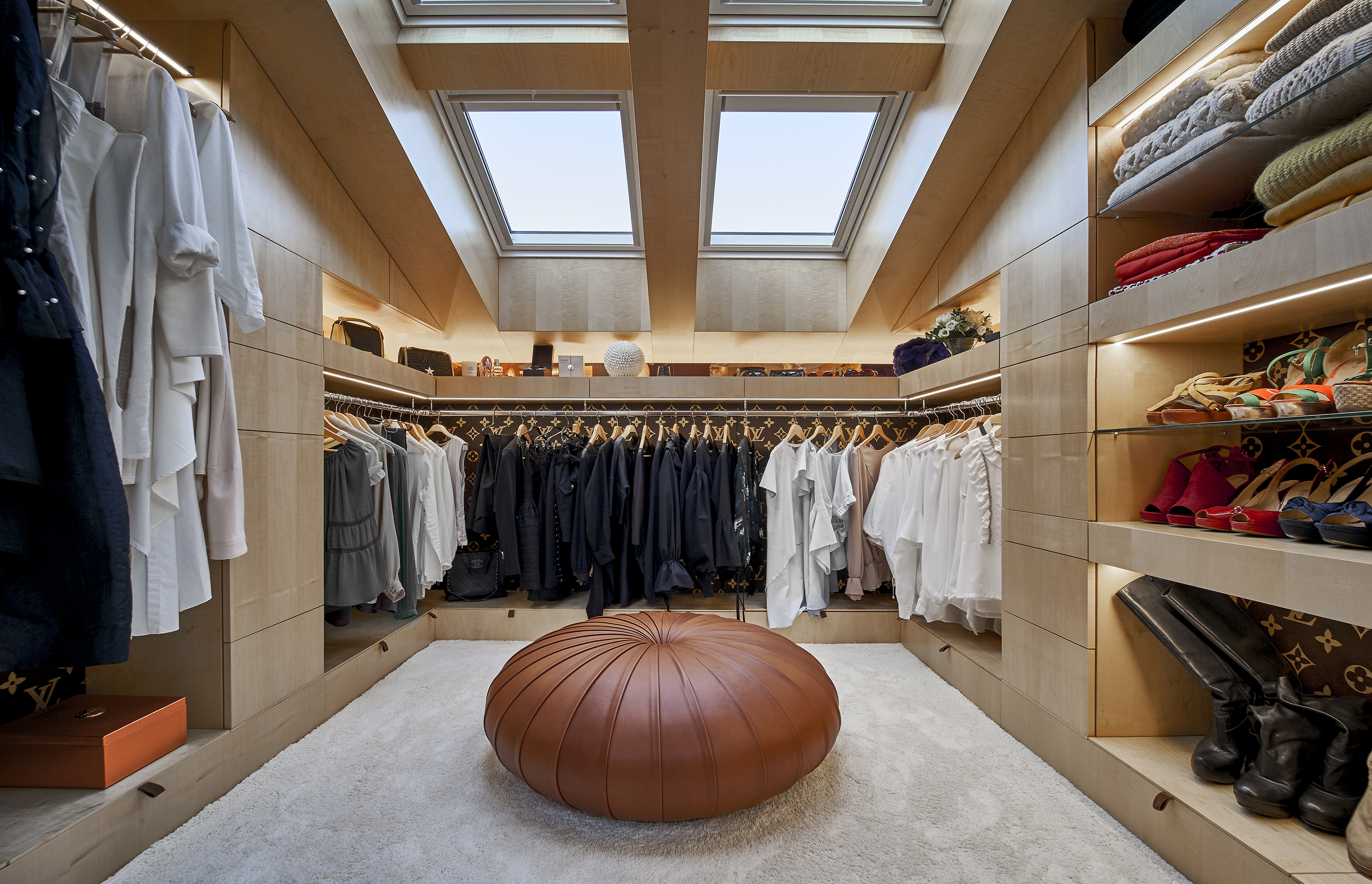 布拉提斯拉瓦别墅 | HI-MACS®助力 80 年代建筑变身为现代梦想家园-7