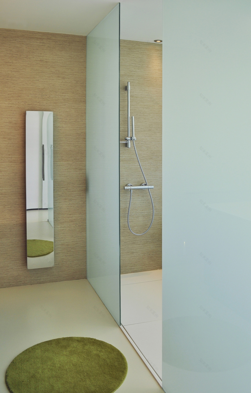 地中海风格的双层公寓设计-18