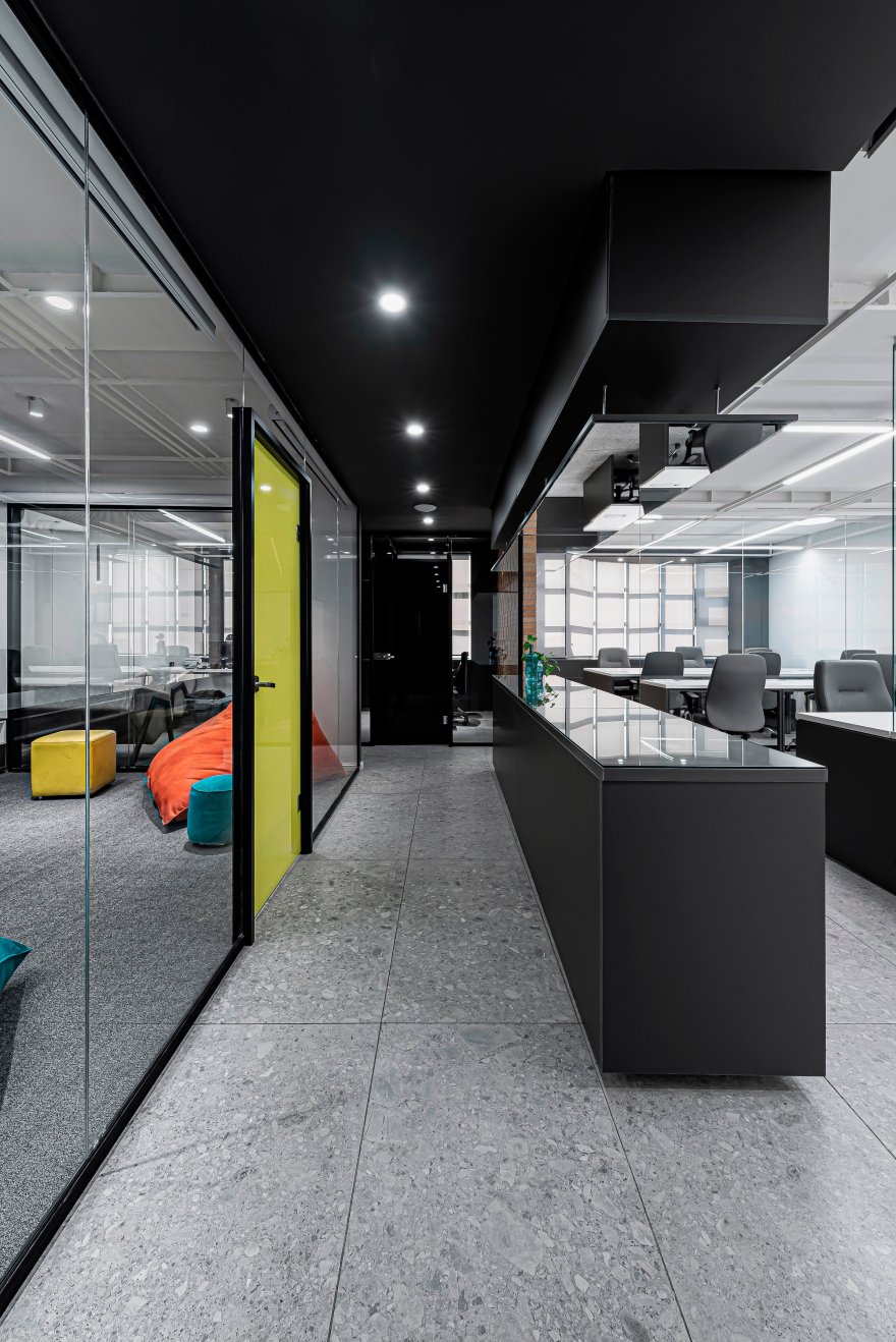 社交网络服务办公室-3