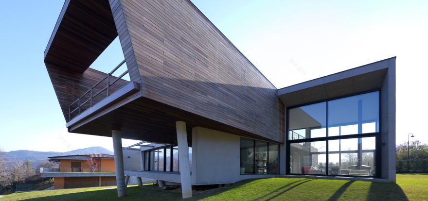 悬浮森林中的透明别墅-12