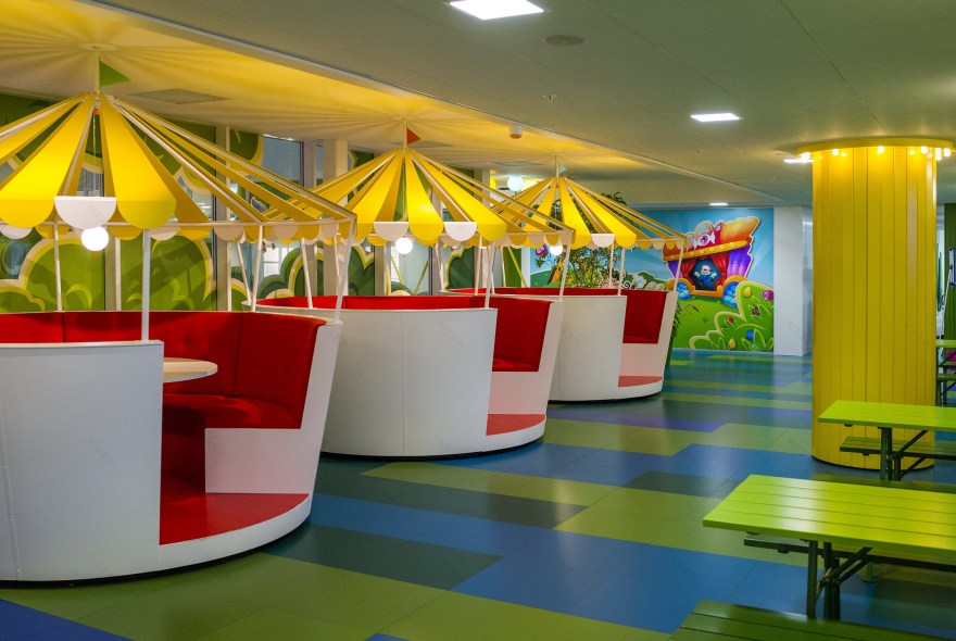 King 游戏公司瑞典总部办公室设计-1