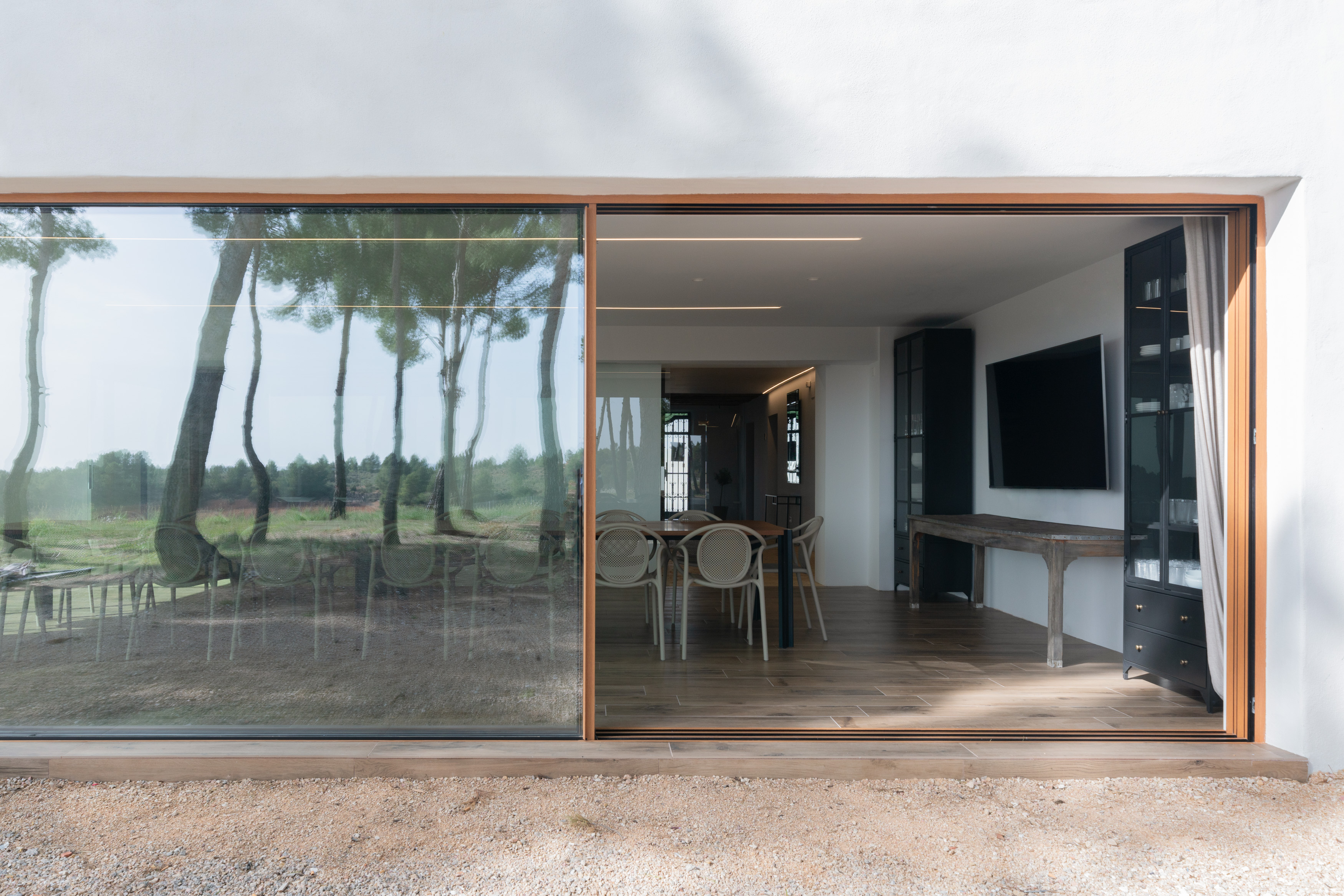 历史与现代共融的"Casa lo Alto"酒庄-5