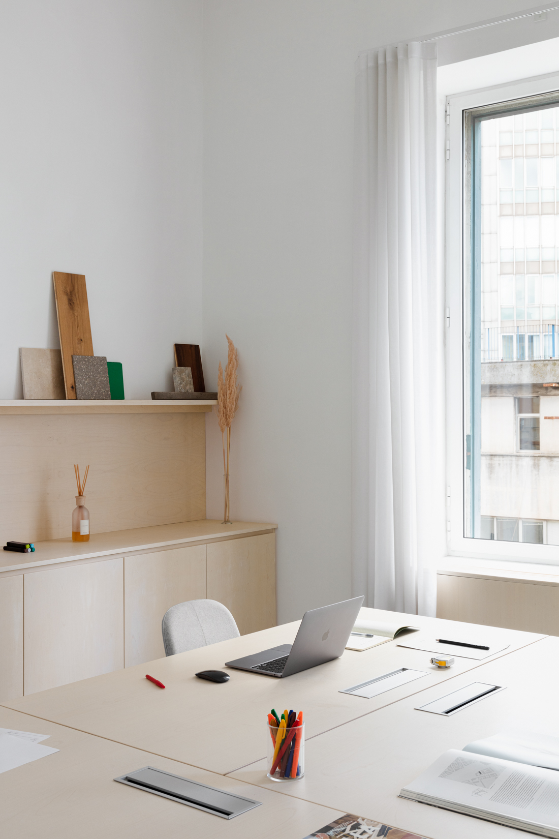 明亮开放的现代办公空间丨意大利那不勒斯丨FADD 建筑师工作室-3