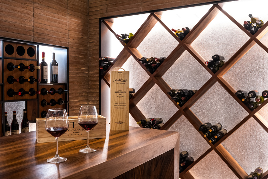 私人别墅里的特色酒窖设计-12