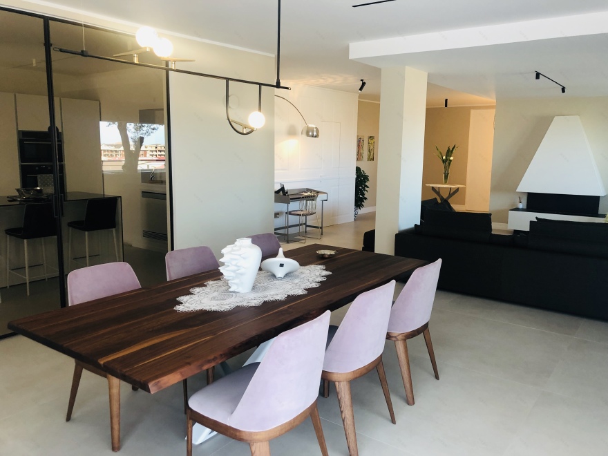 意大利海滨别墅的现代魅力-8