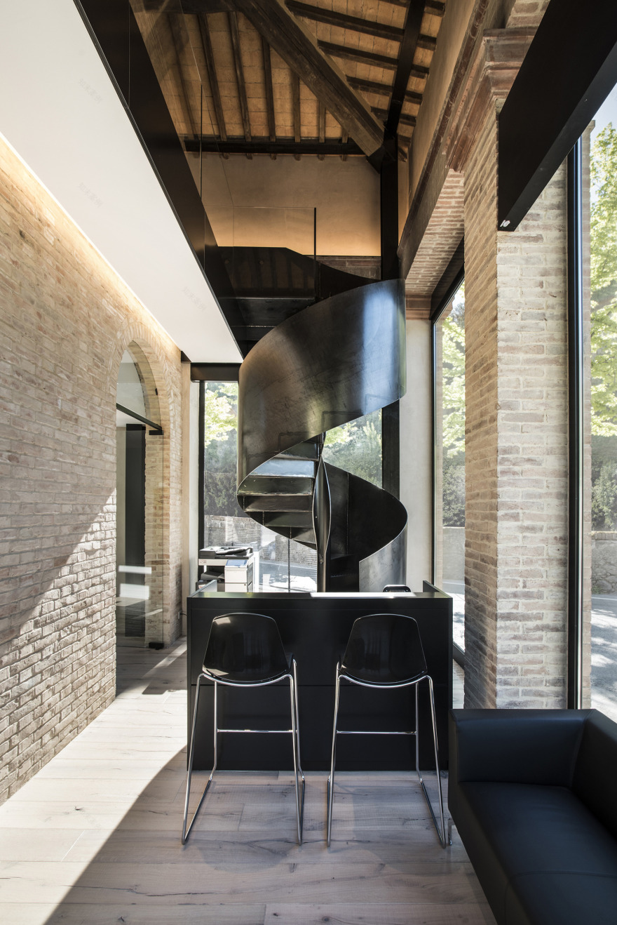 修复历史建筑,焕发新生的 Casotto del Dazio 别墅室内设计-15