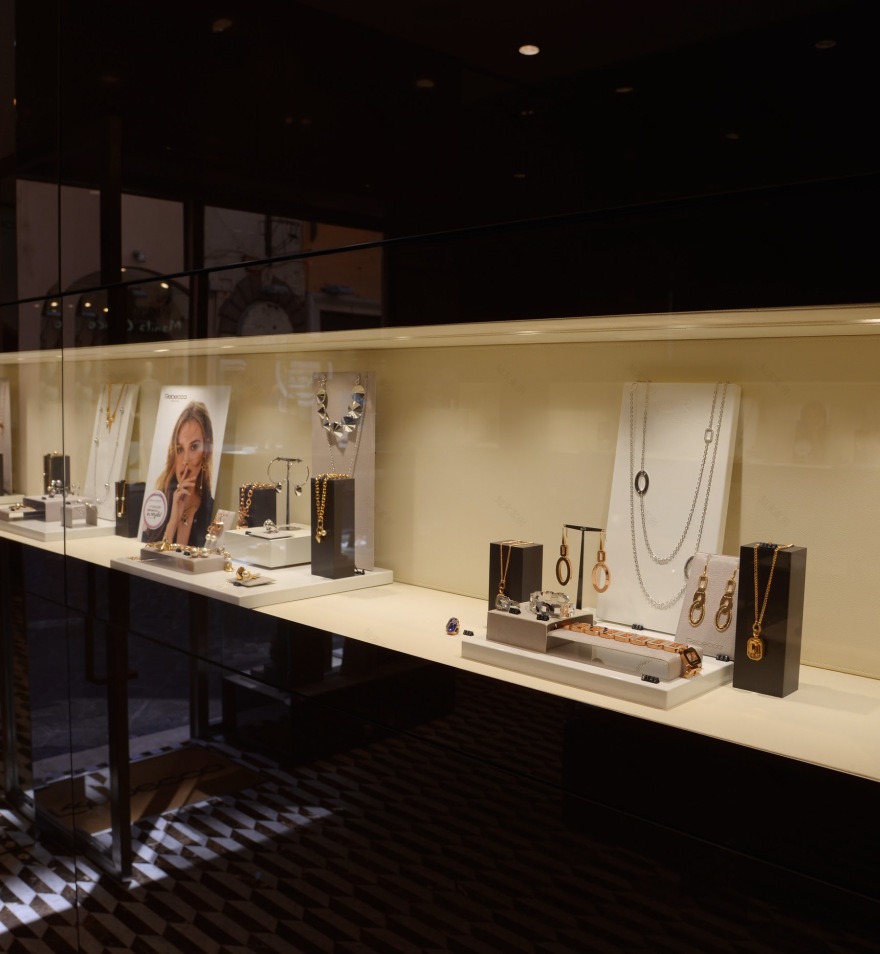 简约风格 Rebecca 商店亮相罗马-5