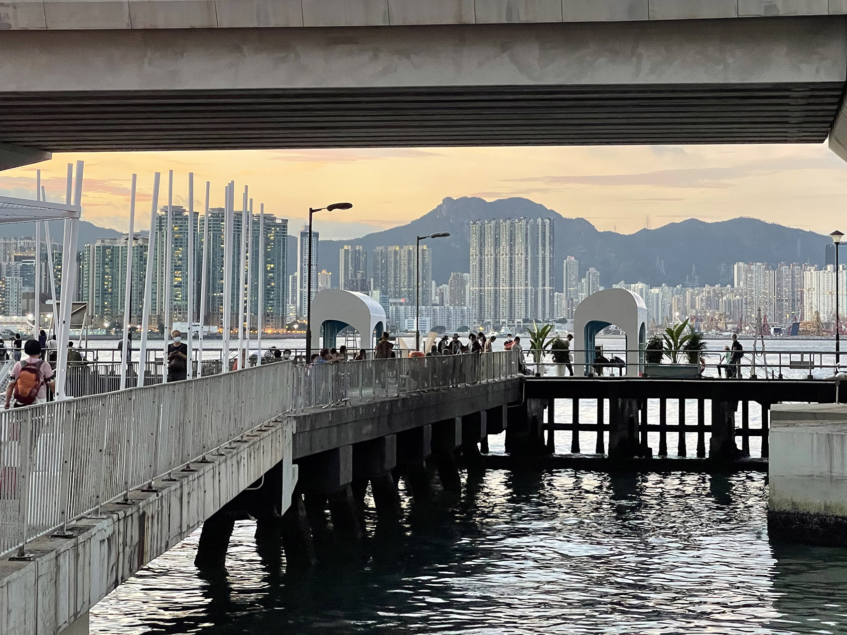 夏季凉亭，香港/维多利亚港公共码头上首个俯瞰狮子山的艺术装置-65