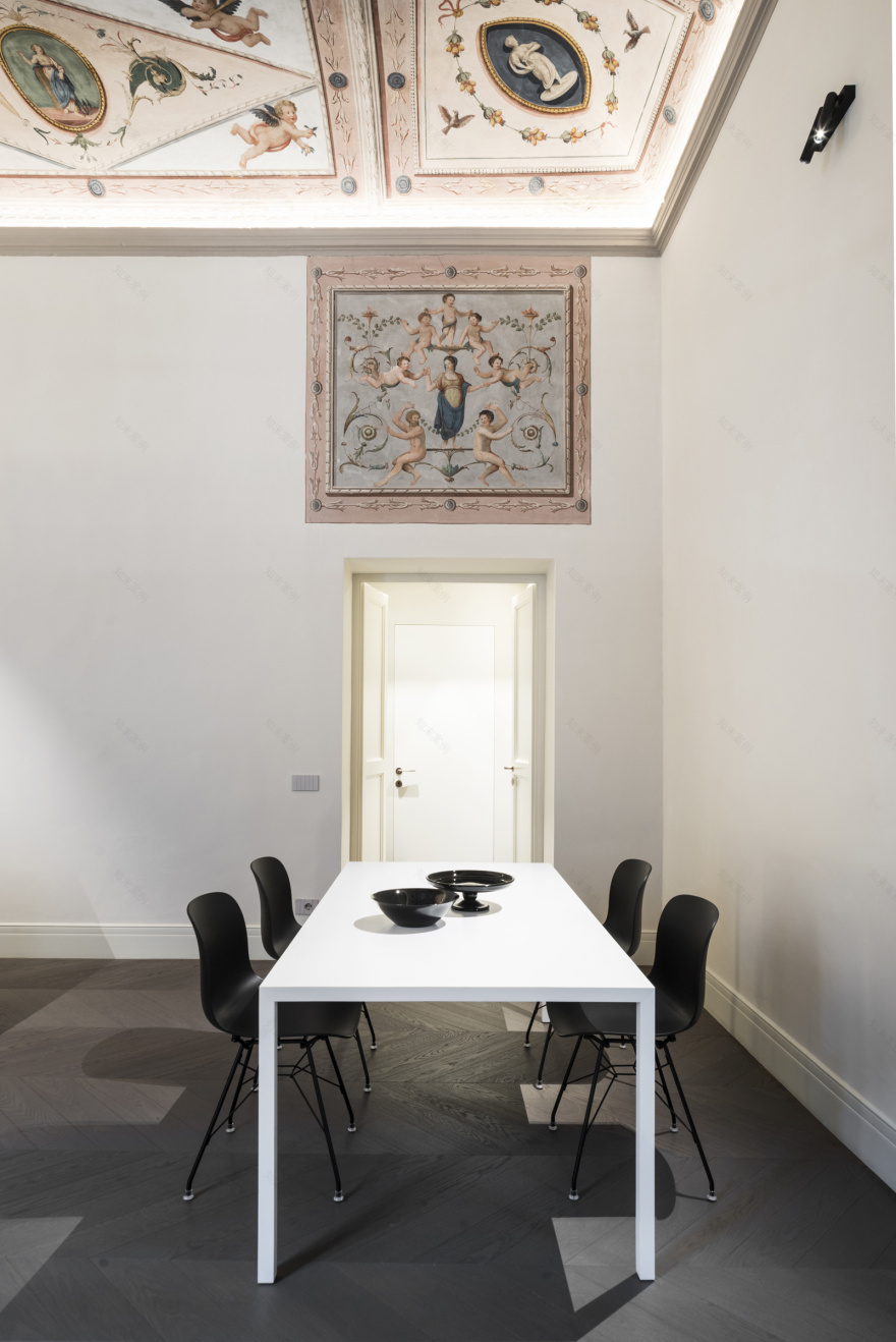 融合历史与现代的意大利古城公寓改造-25