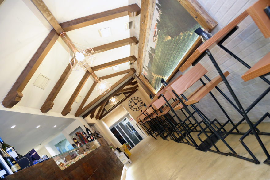 融合风格的弗留利酒馆设计-1