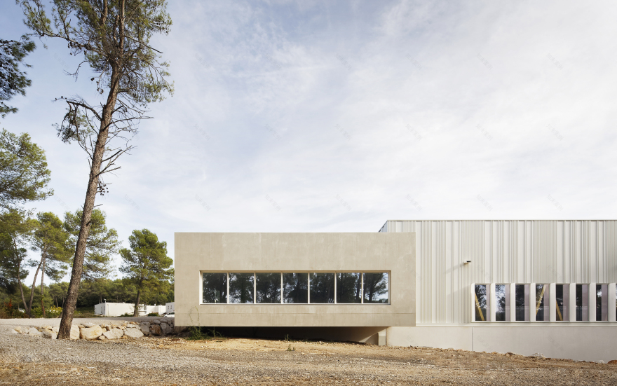 森林边的运动大厅丨法国丨A+Architecture-1