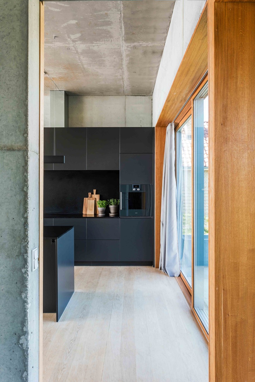 梦想成真 · 建筑师夫妇的混凝土别墅-5
