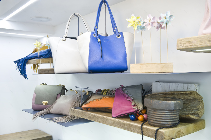 20 平米小店的现代与环保设计-10