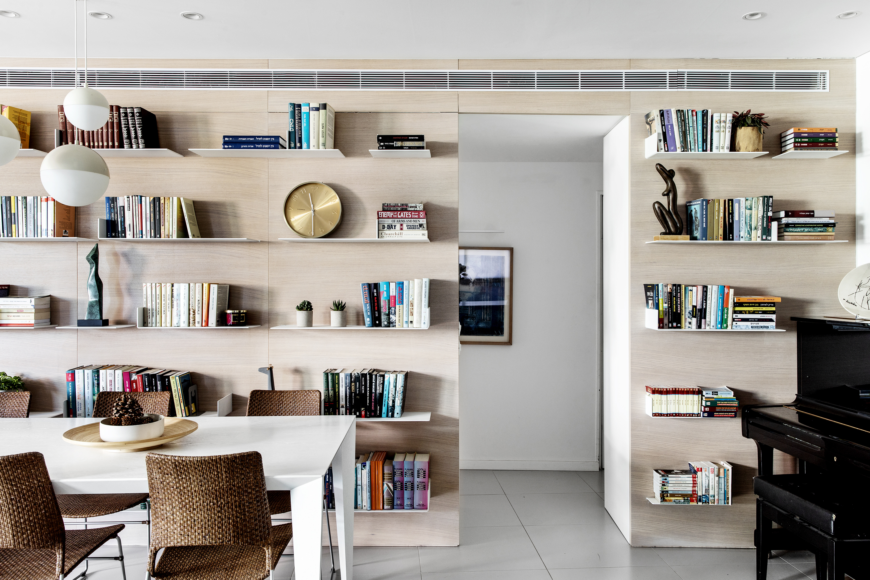 Tel-Aviv 五口之家公寓改造,明亮宽敞的现代生活空间-3