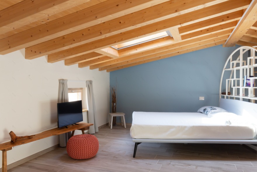 修复古城中心的“金色丰收之家”-5