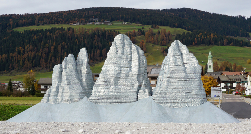 意大利三峰雕塑公园 | 金属与自然的完美融合-0