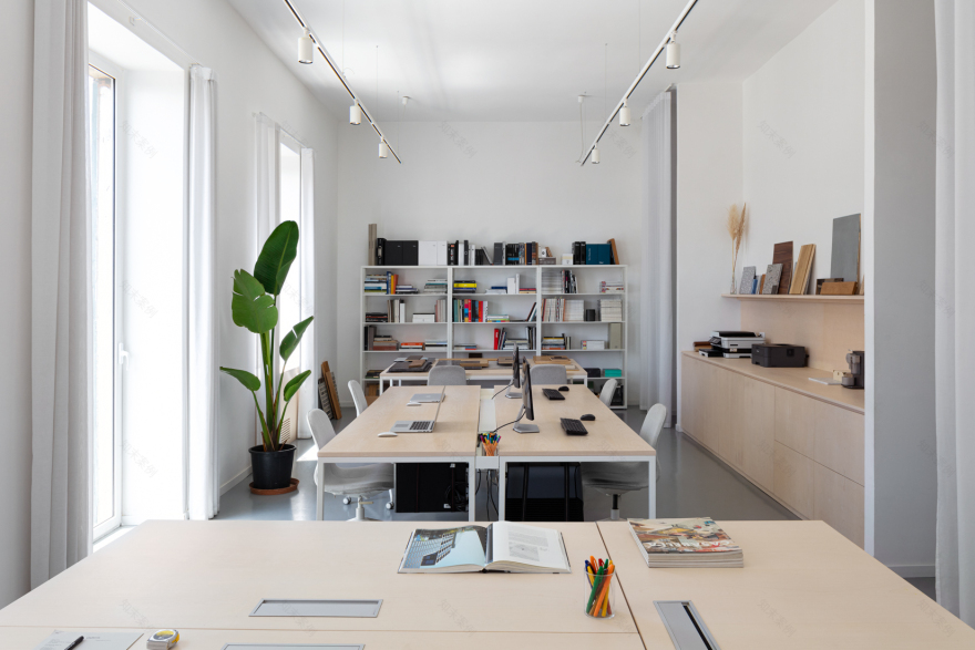 明亮开放的现代办公空间丨意大利那不勒斯丨FADD 建筑师工作室-1