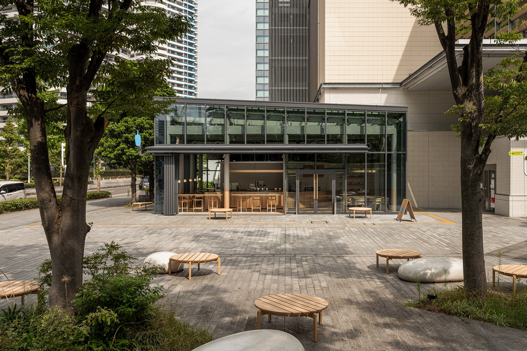 Blue Bottle咖啡港未来店，东京/科技与工艺结合的木制家具-3