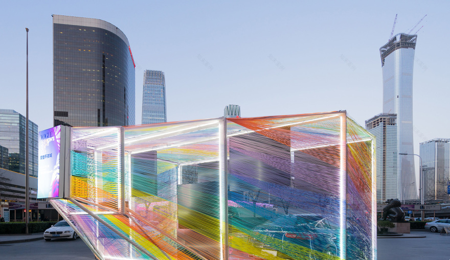 《VOGUE FNO 艺术橱窗》 | 都市绚丽与繁华的礼赞-8