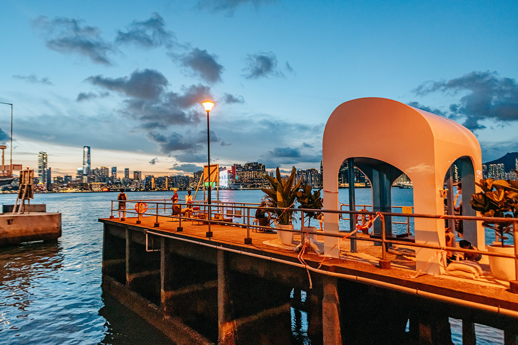 夏季凉亭，香港/维多利亚港公共码头上首个俯瞰狮子山的艺术装置-45