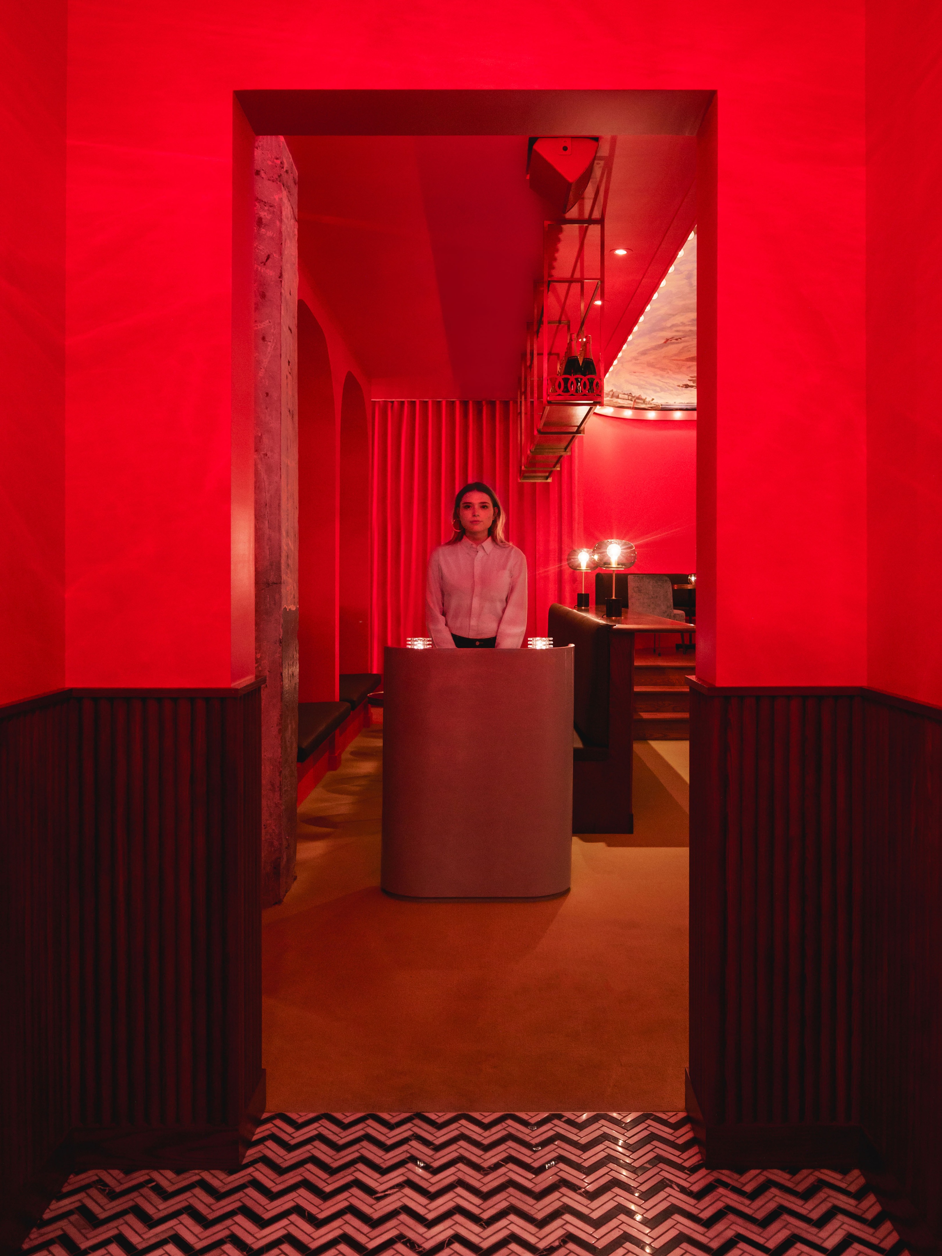 梦回七零年代,重塑蒙特利尔夜生活地标——Vol de Nuit 酒吧设计-6