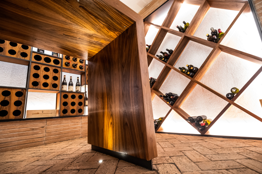 私人别墅里的特色酒窖设计-10