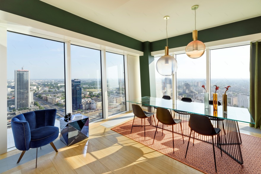 波兰华沙 ZŁOTA 44 绿色花卉公寓——现代、私密、舒适的设计典范-1