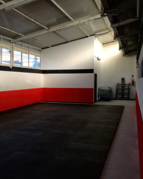 Crossfit Antium 工业风健身中心设计