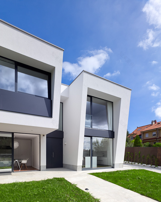 西班牙 Avilés 市简约别墅,诠释现代生活理念-5