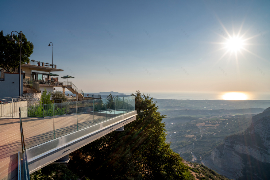意大利卡普里岛悬空步道花园设计丨Trentinara 市政府-7