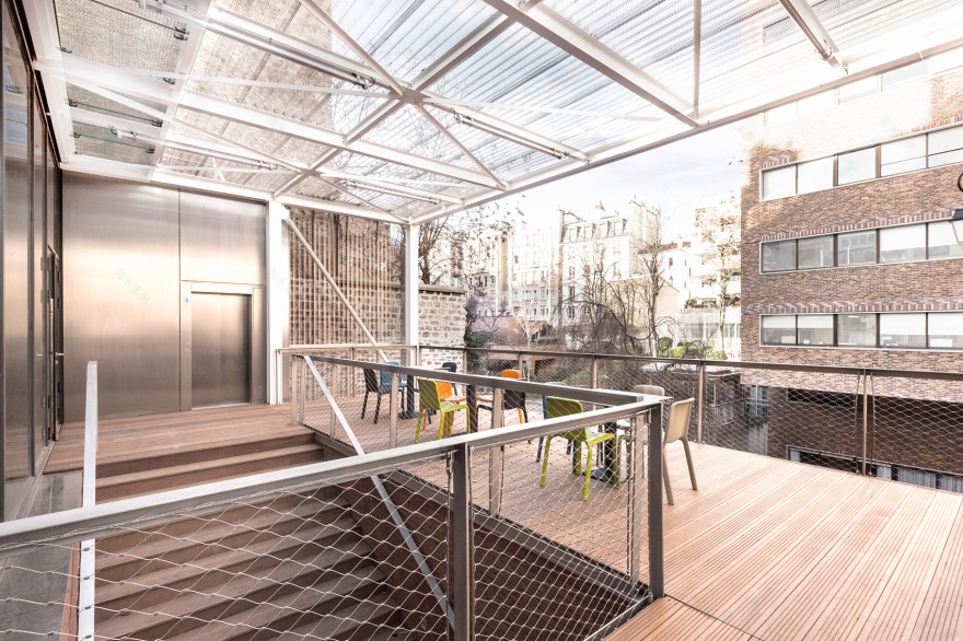 巴黎 C3S 展览空间 | 轻盈锯齿屋顶,明亮无拘束-13