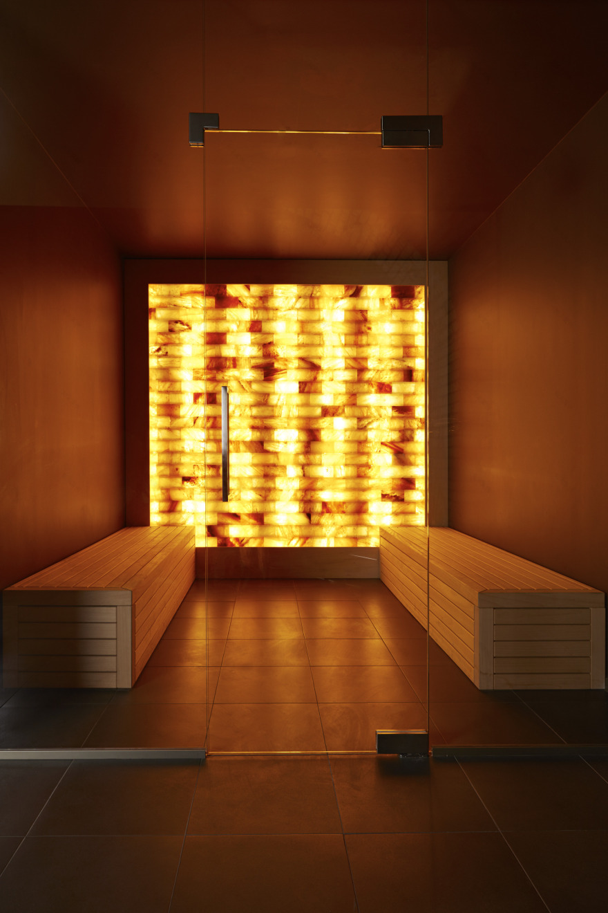 历史遗迹中的现代健康中心-3