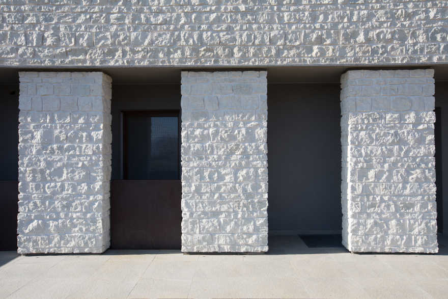 意大利乡村别墅 MK,融入自然的纯净设计-9