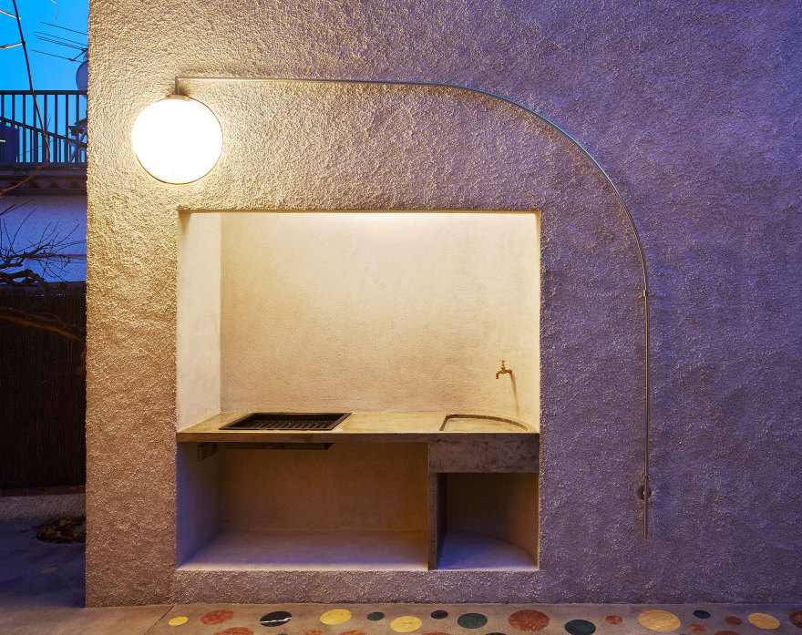 火山之上的月光住宅丨西班牙赫罗纳丨Jordi Moret-3